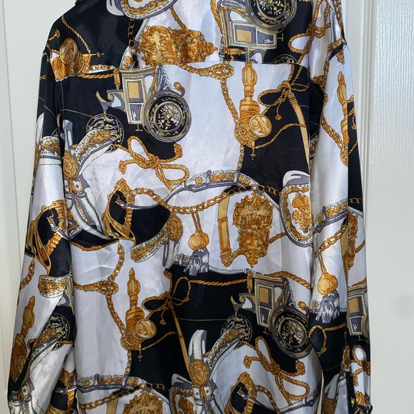 Button down - Picture 2 of 2